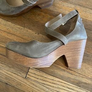 Free People Clog